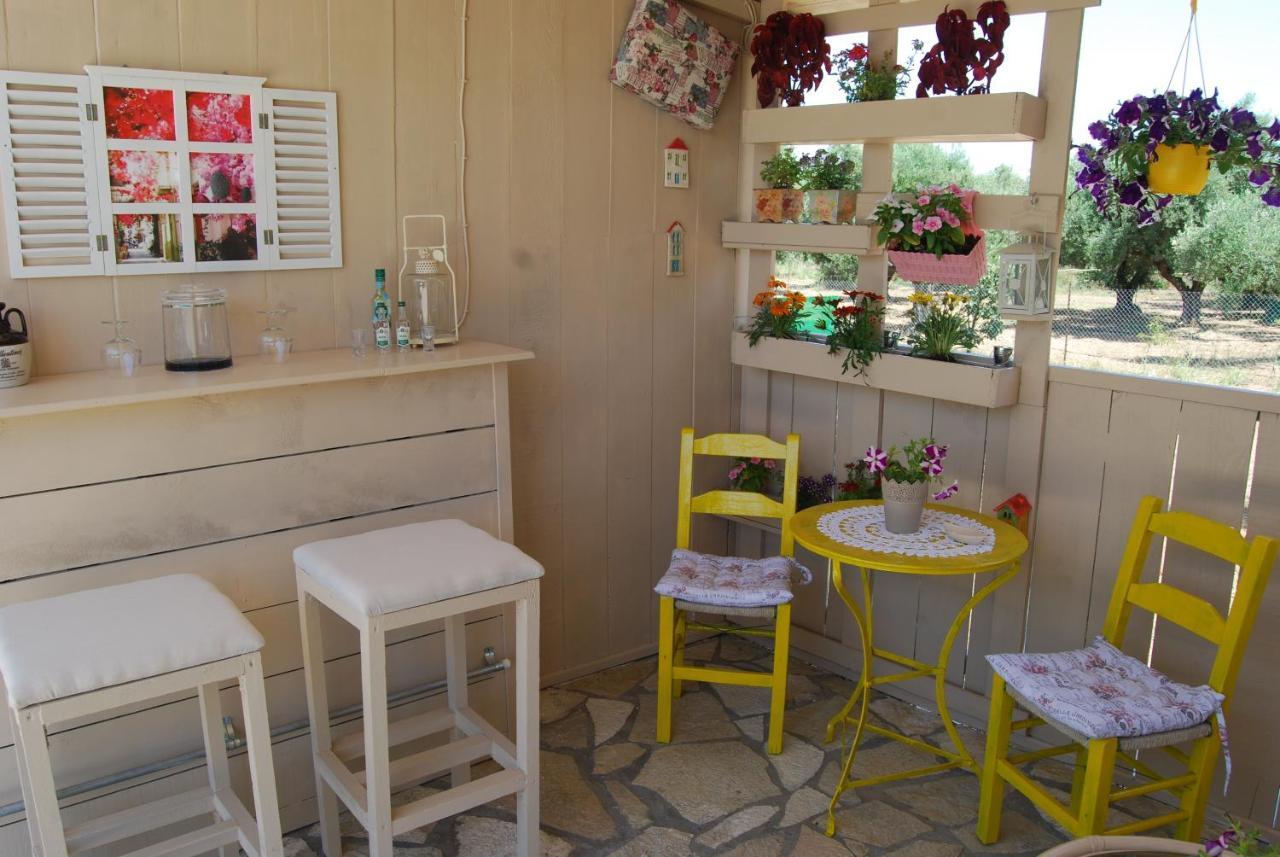 Luxury Traditional Room The Small Bookstore Kastro-Kyllini 外观 照片