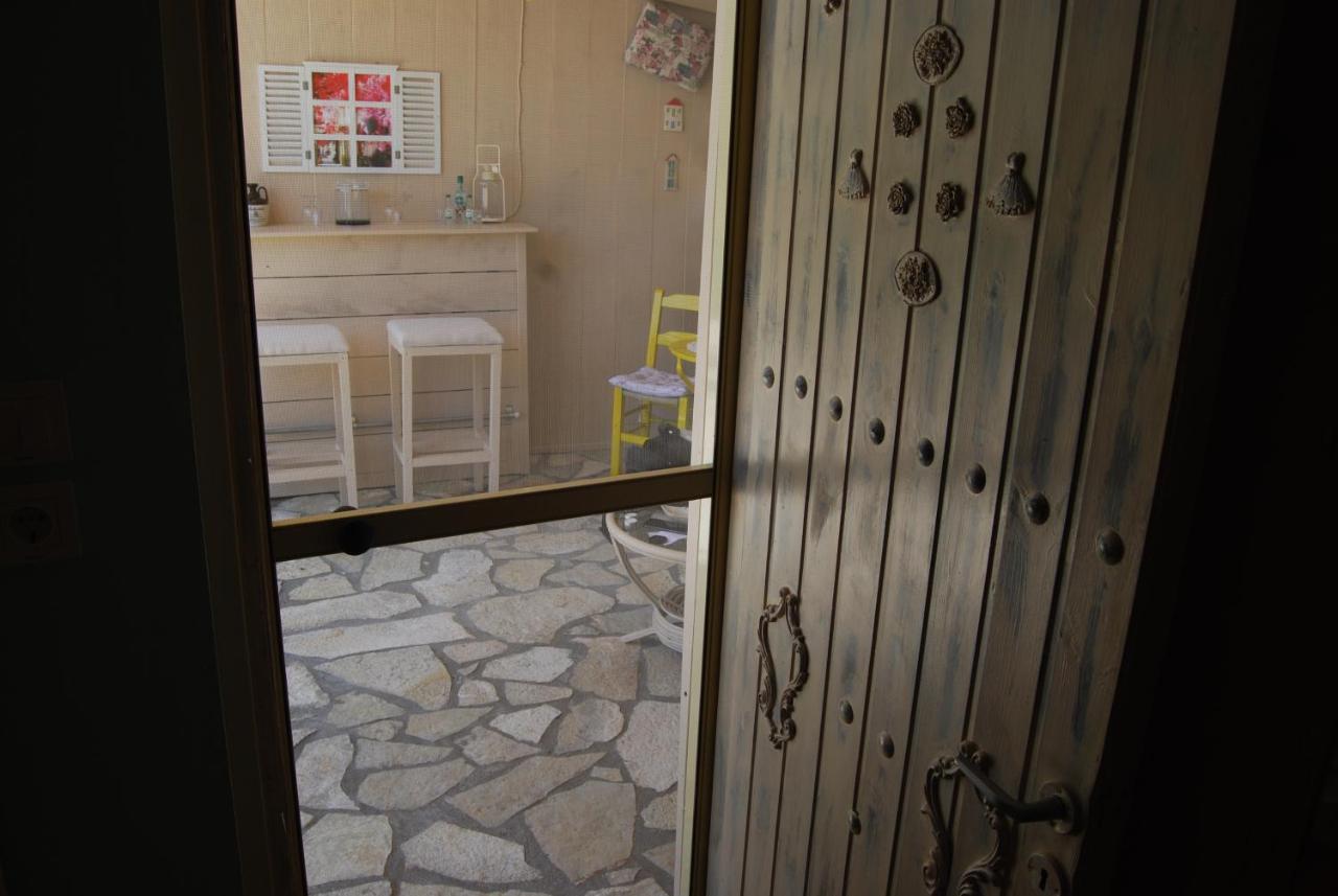 Luxury Traditional Room The Small Bookstore Kastro-Kyllini 外观 照片