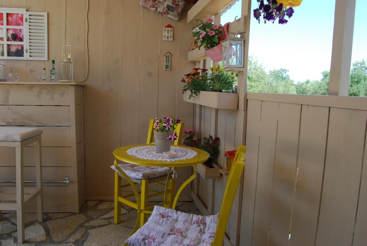 Luxury Traditional Room The Small Bookstore Kastro-Kyllini 外观 照片
