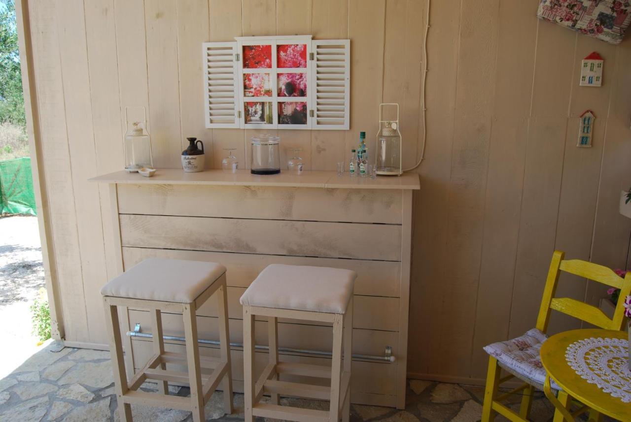 Luxury Traditional Room The Small Bookstore Kastro-Kyllini 外观 照片